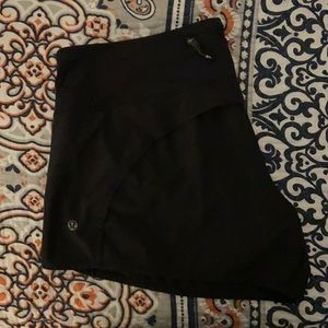 Lululemon 4in shorts